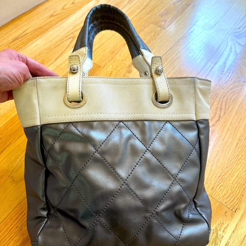 Authentic CHANEL: Preloved Has signs of wear & some pen marks; beautiful bag